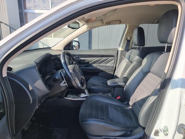 Mitsubishi OUTLANDER 2.4 PHEV Intense | Trekhaak | Applle CarPlay / Android Auto navigatie | Achteruitrijcamera |