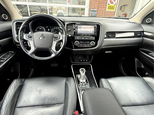 Mitsubishi OUTLANDER 2.0 PHEV Prestige Leer, Schuif-kanteldak, Trekaak