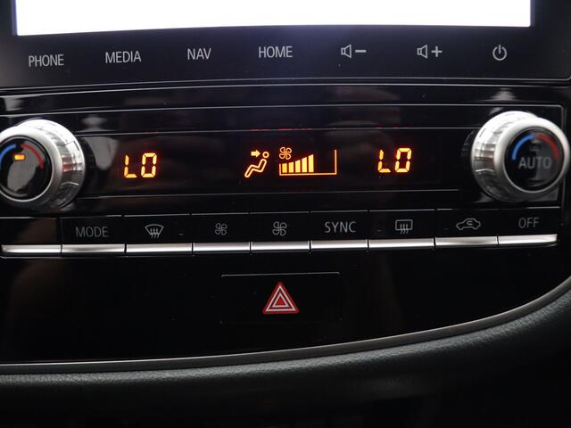 Mitsubishi OUTLANDER 2.4 PHEV Intense 225pk Camera | Cruise | Navi | Parkeersens. v+a | Stoelverw.