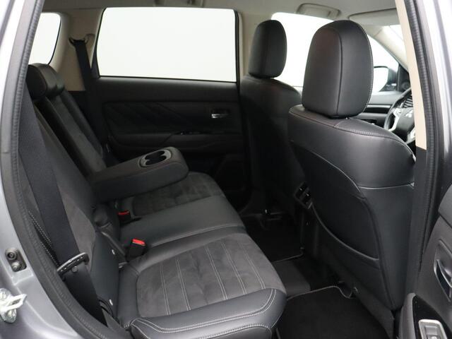 Mitsubishi OUTLANDER 2.4 PHEV Intense | Cruise | Clima | PDC | Trekhaak |