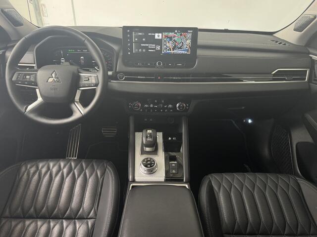 Mitsubishi OUTLANDER 2.4 PHEV Instyle | Navigatie | YAMAHA Audio | Panoramadak | Stoel + stuurverwarming | 360 Camera |
