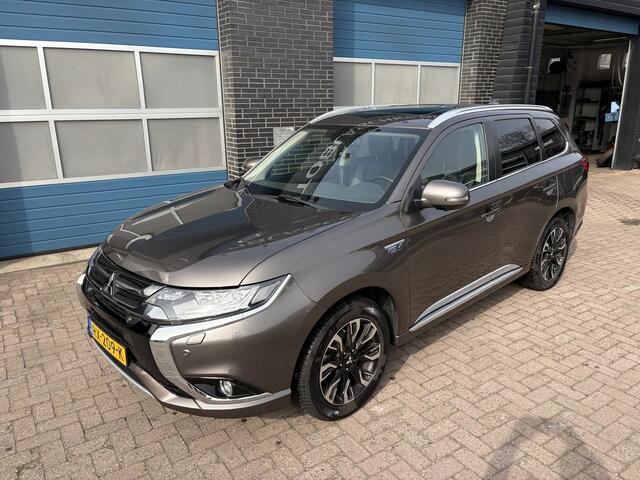 Mitsubishi OUTLANDER 2.0 PHEV Prestige, climate/cruise/navi,leder, trkehaak, schuifdak