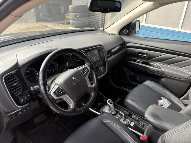 Mitsubishi OUTLANDER 2.0 PHEV Prestige, climate/cruise/navi,leder, trkehaak, schuifdak