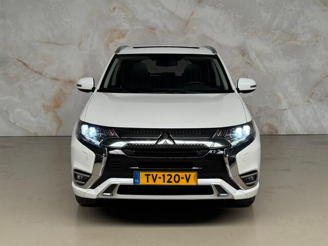 Mitsubishi OUTLANDER 2.4 PHEV Intense+ / Schuifdak / Trekhaak /