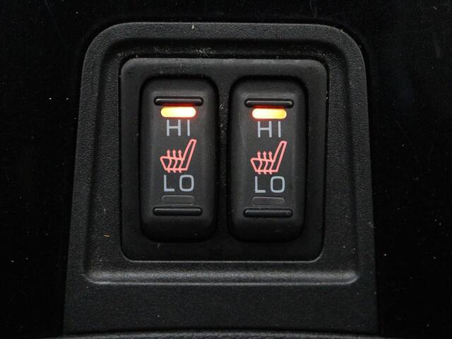 Mitsubishi OUTLANDER 2.4 PHEV Pure | Stoelverwarming | Trekhaak | Camera | Carplay | Keyless | DAB | Cruise control | Bluetooth | Climate control | Plug In