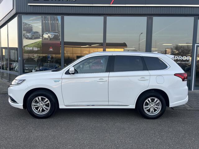 Mitsubishi OUTLANDER 2.4 PHEV Pure +
