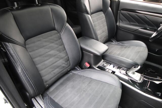 Mitsubishi OUTLANDER 2.4 PHEV Intense+ ** Opendak, Dealer O.H, Trekhaak