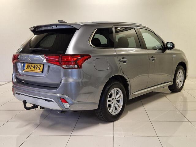 Mitsubishi OUTLANDER 2.4 PHEV Intense | Apple CarPlay / Android Auto navigatie | Trekhaak | Stoelverwarming |