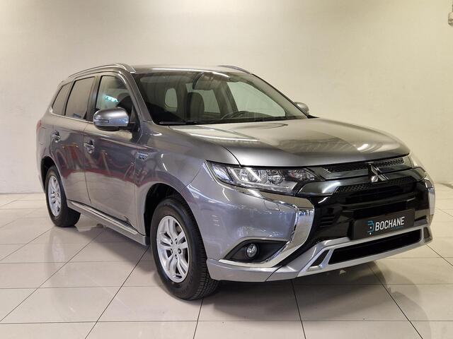 Mitsubishi OUTLANDER 2.4 PHEV Intense | Apple CarPlay / Android Auto navigatie | Trekhaak | Stoelverwarming |
