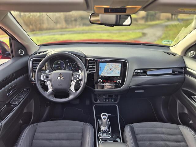 Mitsubishi OUTLANDER 2.4 PHEV Intense+