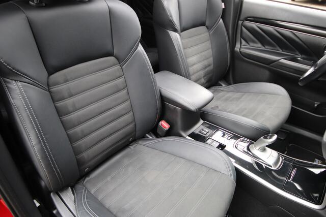 Mitsubishi OUTLANDER 2.4 PHEV Intense+ Opendak, E.achterklep, Trekhaak, Dealer O.H.