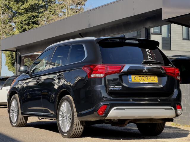 Mitsubishi OUTLANDER 2.4 PHEV INSTYLE AUT. PANODAK DESIGNO-LEDER NAVI CAMERA APPLE-CARPLAY LED LMV PDC