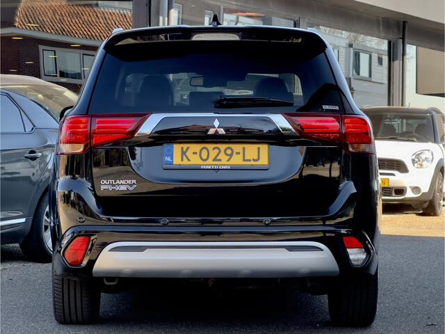 Mitsubishi OUTLANDER 2.4 PHEV INSTYLE AUT. PANODAK DESIGNO-LEDER NAVI CAMERA APPLE-CARPLAY LED LMV PDC