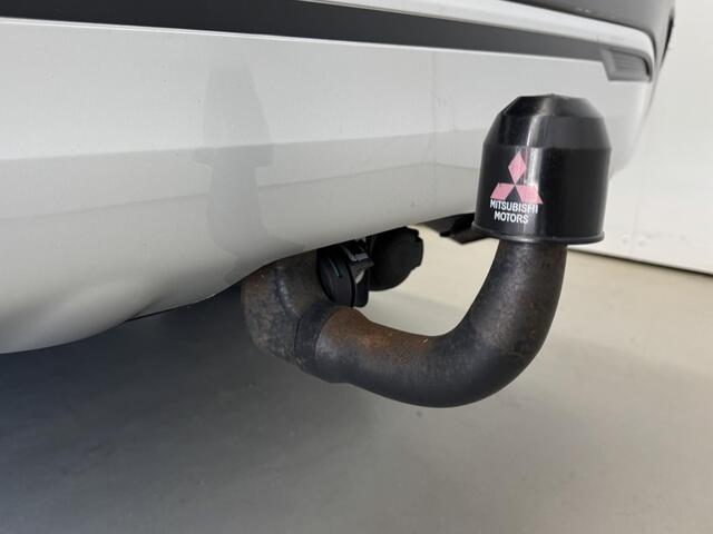 Mitsubishi OUTLANDER 2.4 PHEV Instyle | Adaptive Cruise | Leder | Schuifdak | Trekhaak