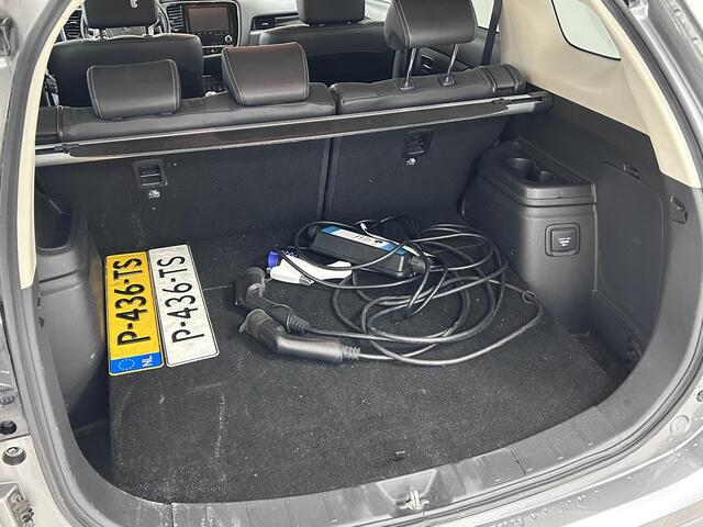 Mitsubishi OUTLANDER 2.4 PHEV Intense TREKHAAK | NAVIGATIE | ACHTERUITRIJCAMERA