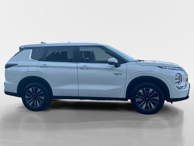 Mitsubishi OUTLANDER 2.4 PHEV Intense | GARANTIE 2033 | 360 CAMERA | STOELVERWARMING | CARPLAY |