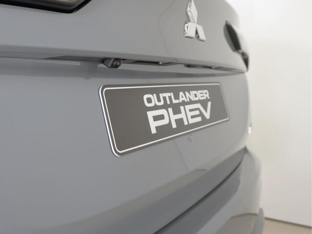 Mitsubishi OUTLANDER 2.4 PHEV Intense+ | Head up | 20 inch | Direct leverbaar | 8 jaar garantie | Rijklaarprijs