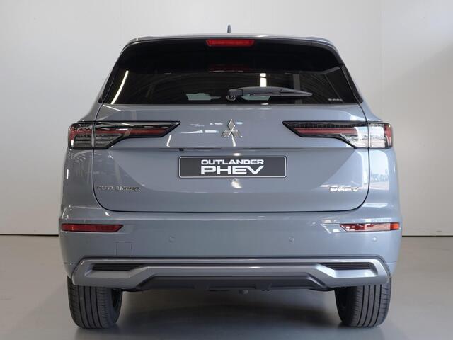 Mitsubishi OUTLANDER 2.4 PHEV Intense+ | Head up | 20 inch | Direct leverbaar | 8 jaar garantie | Rijklaarprijs
