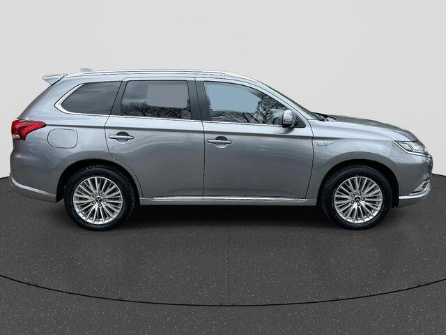 Mitsubishi OUTLANDER 2.4 PHEV S-Edition RIJKLAAR | Climate Control | 360 Camera | Elektr. Kofferklep | Apple Carplay & Android Auto