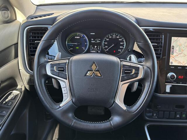 Mitsubishi OUTLANDER 2.4 PHEV Intense / Dealer onderhouden / 1e eigenaar / Trekhaak 1500 KG / Apple carplay & Android auto / Navigatie / Camera / Stoelverwarming / 18" Lm wielen & All Season banden / Cruise Control / Climate Control / Keyless /