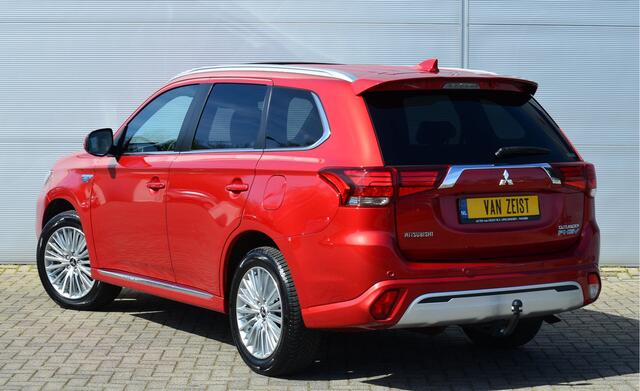 Mitsubishi OUTLANDER PHEV 2.4 INSTYLE 4WD | PLUG IN HYBRID | FULL OPTIONS | SoH 84% | SCHUIFDAK | ADAPTIEF CRUISE | TREKHAAK 1500KG | ALL SEASON BANDEN | FABRIEKSGARANTIE TOT 03-02-2028* | ALL IN RIJKLAARPRIJS