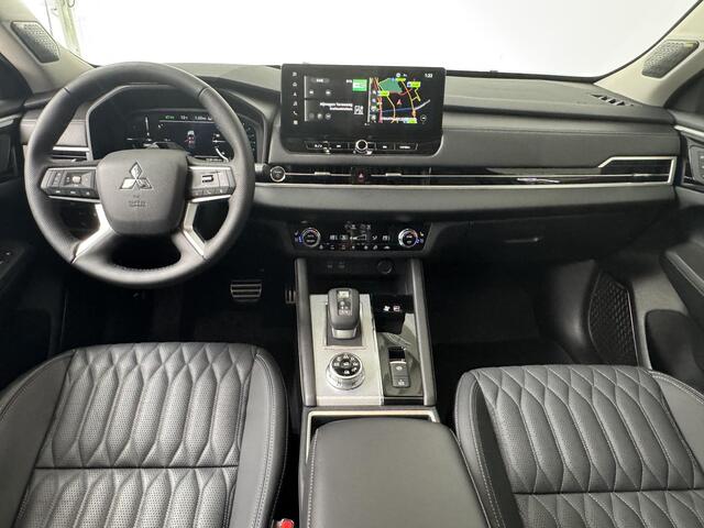 Mitsubishi OUTLANDER 2.4 PHEV Instyle | Trekhaak | Leder | 360° Camera | Panoramadak | YAMAHA Audio |
