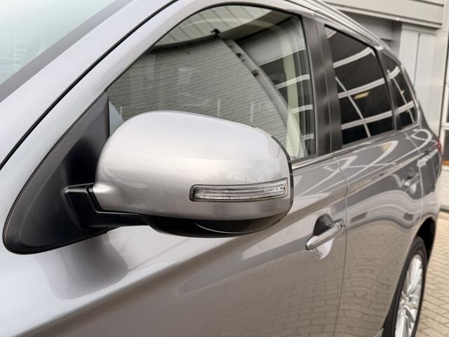 Mitsubishi OUTLANDER 2.4 PHEV Intense+ | Navigatie | Cruise control (adaptief) | Acht