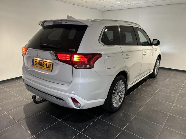 Mitsubishi OUTLANDER 2.4 PHEV Instyle | Trekhaak | Schuif-/kanteldak | Leder | Stoelverwarming |
