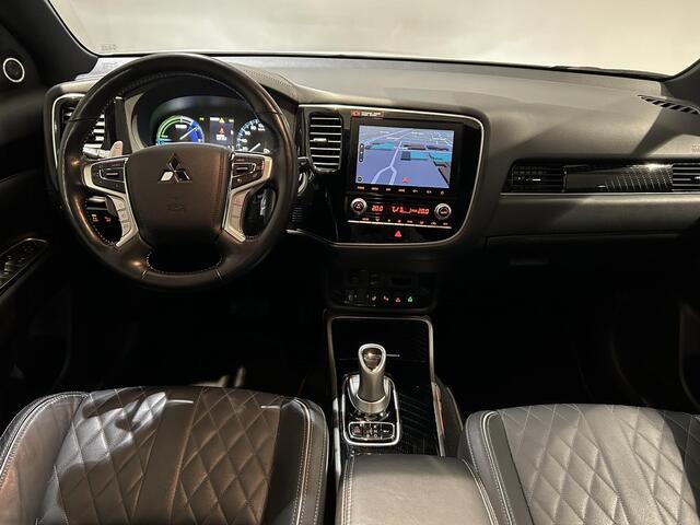 Mitsubishi OUTLANDER 2.4 PHEV Instyle | Trekhaak | Schuif-/kanteldak | Leder | Stoelverwarming |