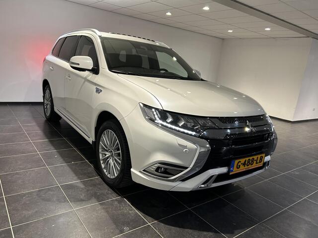 Mitsubishi OUTLANDER 2.4 PHEV Instyle | Trekhaak | Schuif-/kanteldak | Leder | Stoelverwarming |