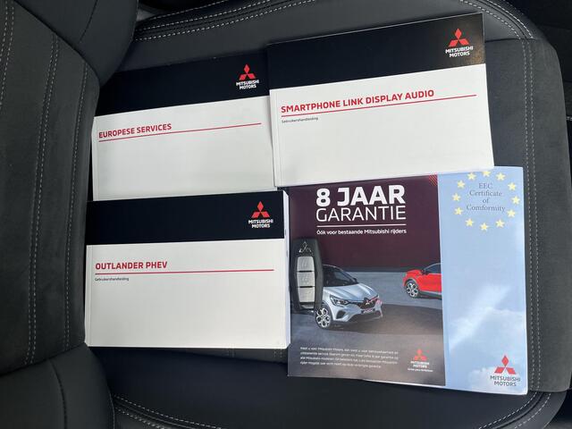 Mitsubishi OUTLANDER 2.4 PHEV Business Edition / 1600kg Trekgewicht / 8 jaar Garantie / Origineel NL Auto / Yamaha Audio Installatie / Navigatie/ Apple Carplay Android Auto / 360 Camera / HUD / Elektrische Achterklep / PHEV AWD 4WD