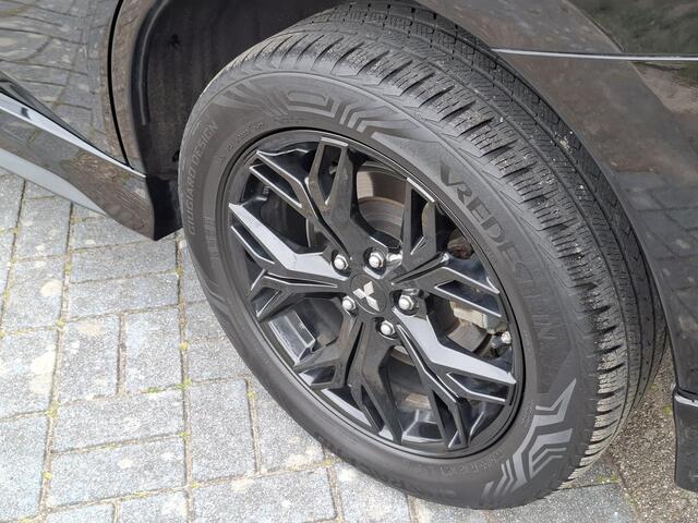 Mitsubishi OUTLANDER 2.4 PHEV Intense S