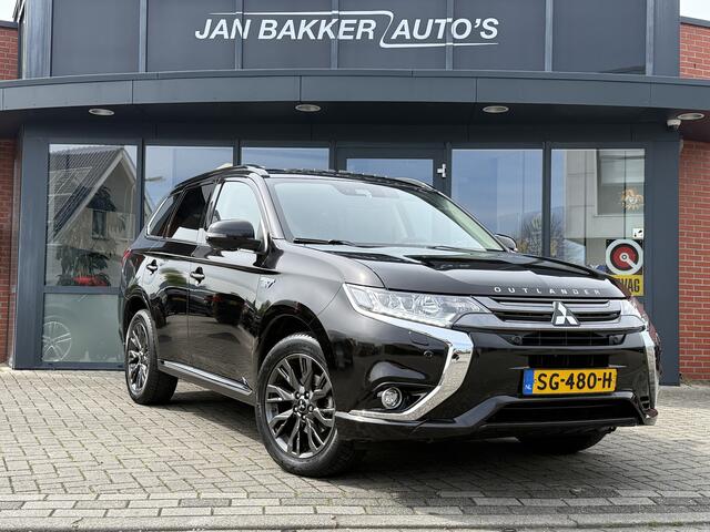 Mitsubishi OUTLANDER 2.0 PHEV S-Edition ? Leer ? Kanteldak ? Camera ? Trekhaak ?