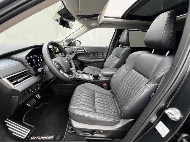 Mitsubishi OUTLANDER 2.4 PHEV Instyle 4WD S-AWC Automaat / Fabrieksgarantie tot 04-2033 / Leder / NL auto / Stoelventilatie / Stuur-, stoel- en achterbankverwarming / Navigatie / Elektrische stoelen en klep / HUD / Cam 360° / snelladen / 20" LM wielen /