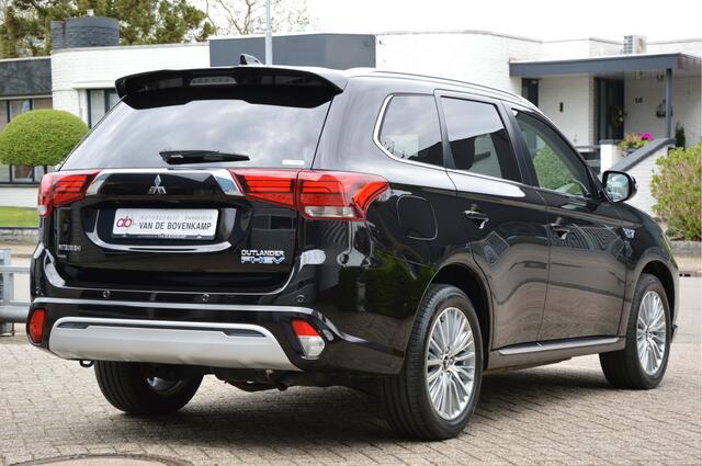 Mitsubishi OUTLANDER 2.4 PHEV Instyle LED | CAMERA | CAR PLAY | STOELVERWARMING