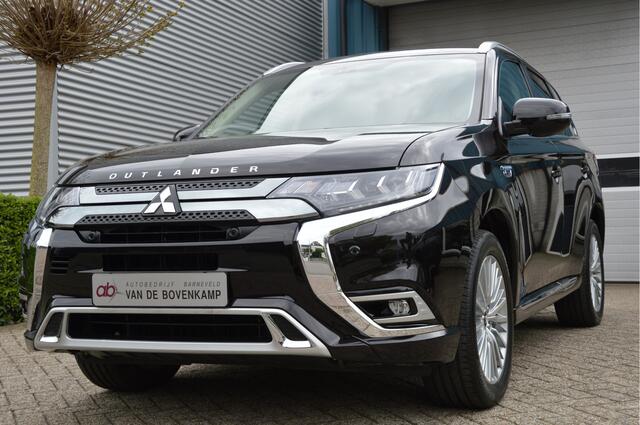 Mitsubishi OUTLANDER 2.4 PHEV Instyle LED | CAMERA | CAR PLAY | STOELVERWARMING