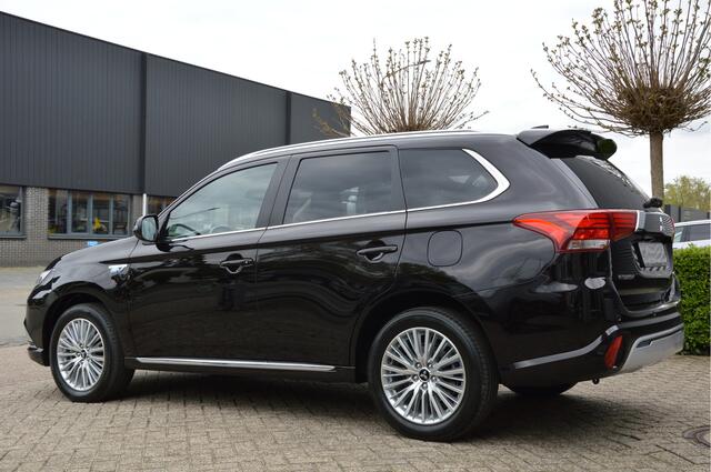 Mitsubishi OUTLANDER 2.4 PHEV Instyle LED | CAMERA | CAR PLAY | STOELVERWARMING