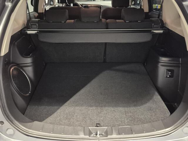 Mitsubishi OUTLANDER 2.0 Connect Pro Trekhaak | Stoel & stuurverwarming