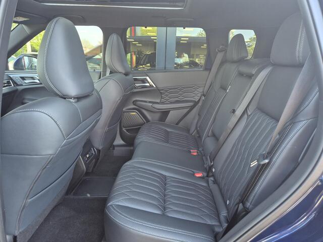 Mitsubishi OUTLANDER 2.4 PHEV Instyle | Nieuw Model '26 | DEMO | Stoelventilatie | Panoramadak | Yamaha Audio |