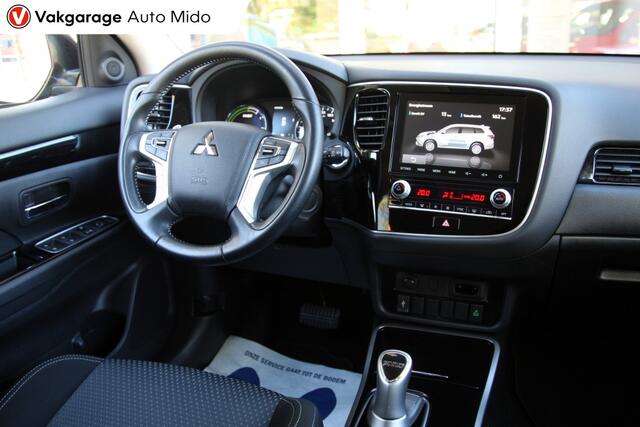 Mitsubishi OUTLANDER 2.4 PHEV Intense Automaat | Trekhaak | 1e eigenaar