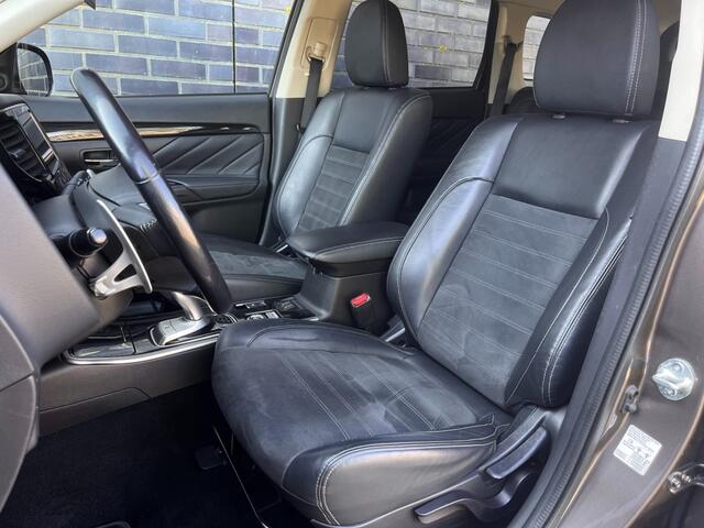 Mitsubishi OUTLANDER 2.0 PHEV - TREKH. - CAMERA