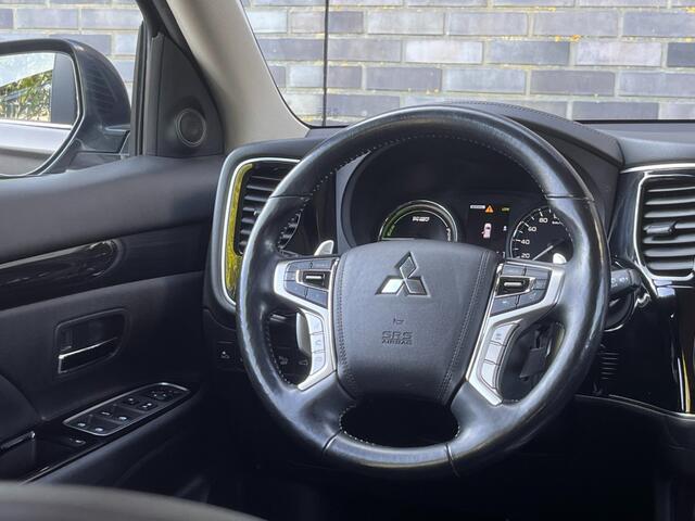 Mitsubishi OUTLANDER 2.0 PHEV - TREKH. - CAMERA
