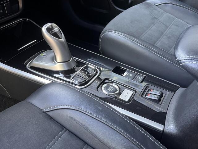 Mitsubishi OUTLANDER 2.0 PHEV - TREKH. - CAMERA