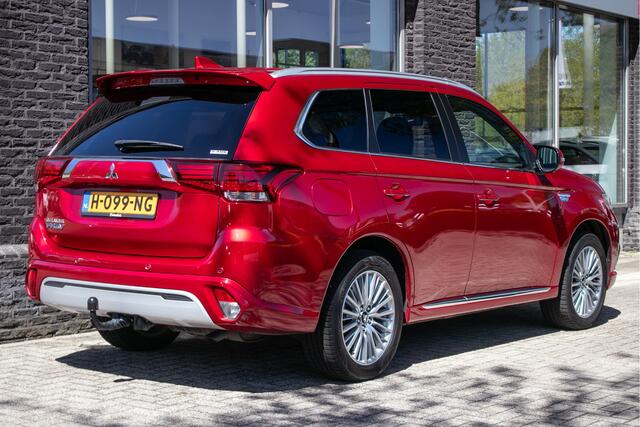 Mitsubishi OUTLANDER 2.4 PHEV Instyle | Trekhaak | ALL Season banden | Schuif / kantel dak |