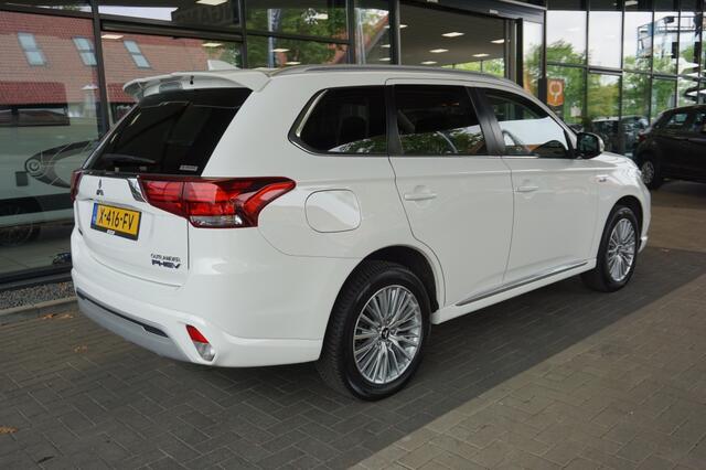 Mitsubishi OUTLANDER 2.4 PHEV Pure+ 4WD | Carplay | Camera | Half-leder | Stoelverw.