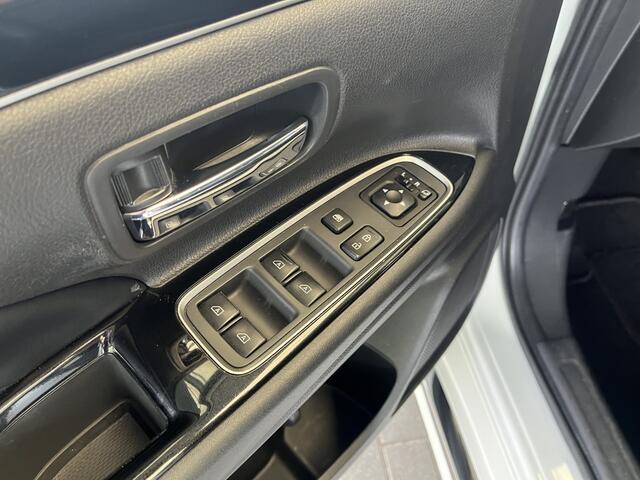Mitsubishi OUTLANDER 2.4 PHEV Pure+ 4WD | Carplay | Camera | Half-leder | Stoelverw.