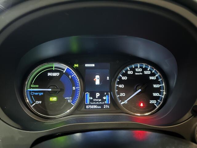Mitsubishi OUTLANDER 2.4 PHEV Intense | Trekhaak | Apple Carplay/Android Auto | Stoelverwarming |