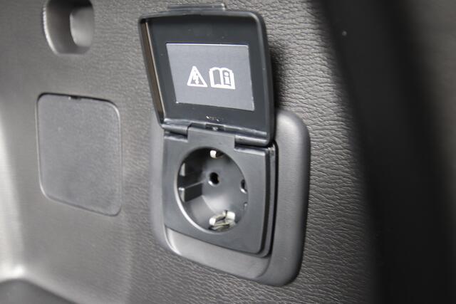 Mitsubishi OUTLANDER 2.4 PHEV Black Edition Nieuw & uit voorraad leverbaar.