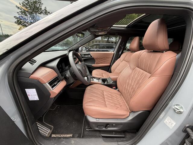 Mitsubishi OUTLANDER 2.4 PHEV Instyle+ | Leder | Panoramadak | Yamaha Premium | Adaptieve Cruise Control | Massagestoelen | FABRIEKSGARANTIE TOT 05-2033!