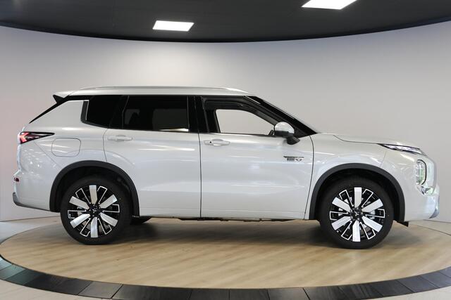 Mitsubishi OUTLANDER 2.4 PHEV Instyle | Schuif- kanteldak | Leer | Head-Up